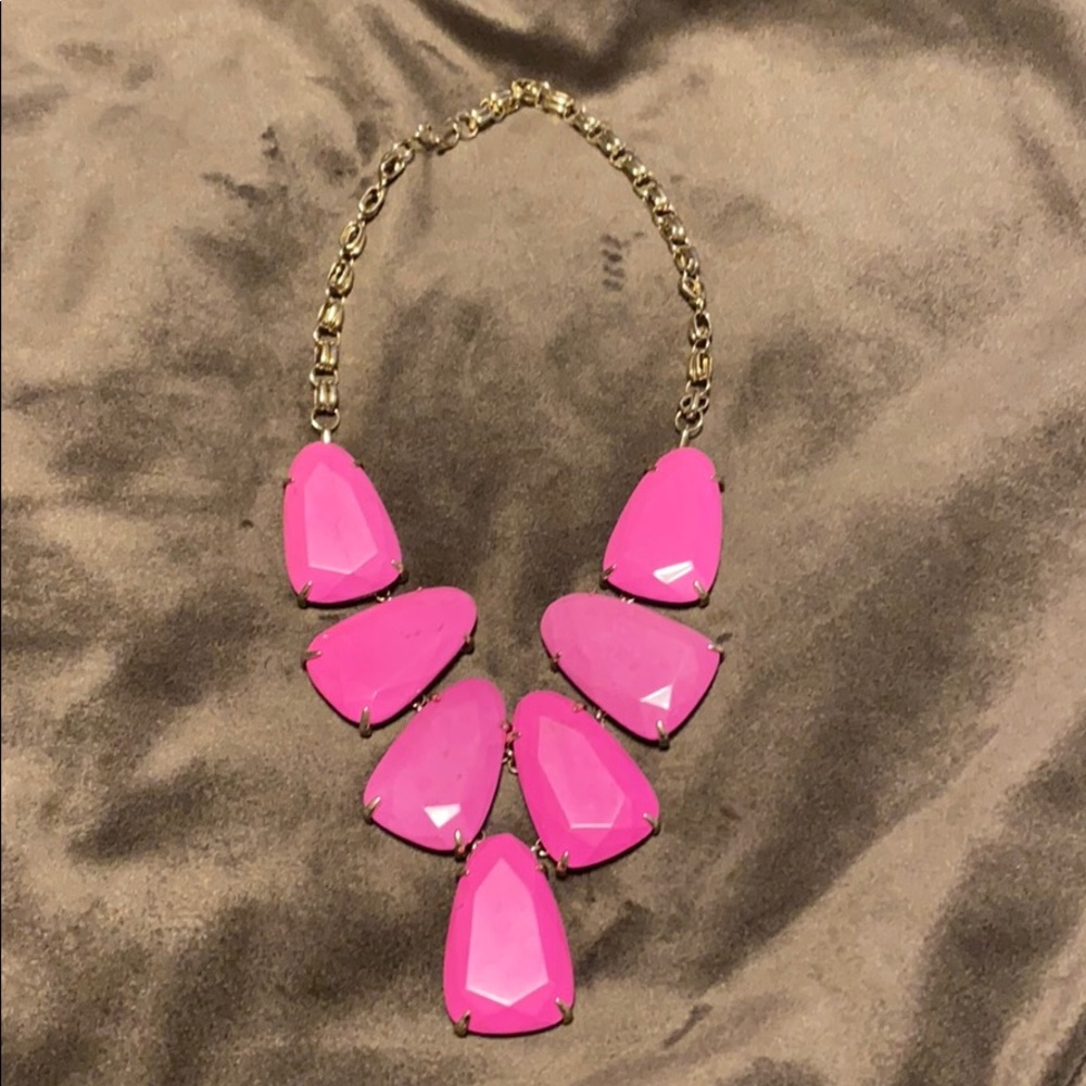 Kendra Scott necklace